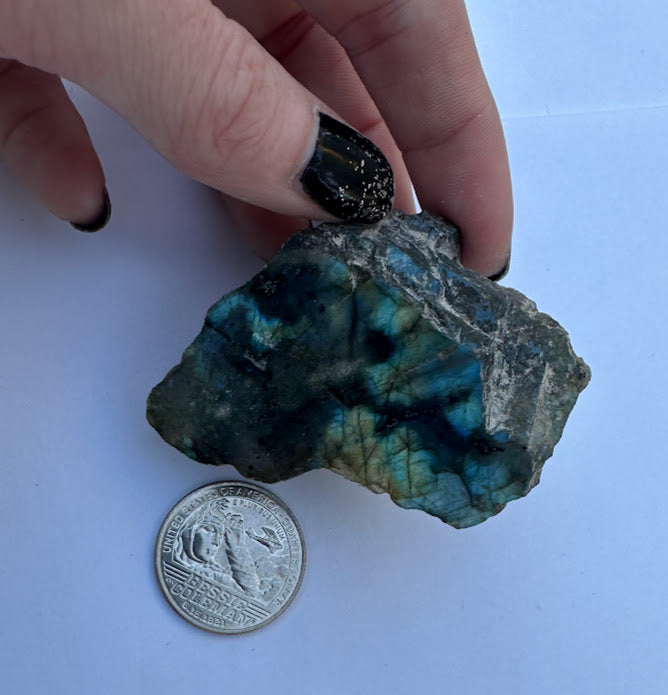 Labradorite freefrom